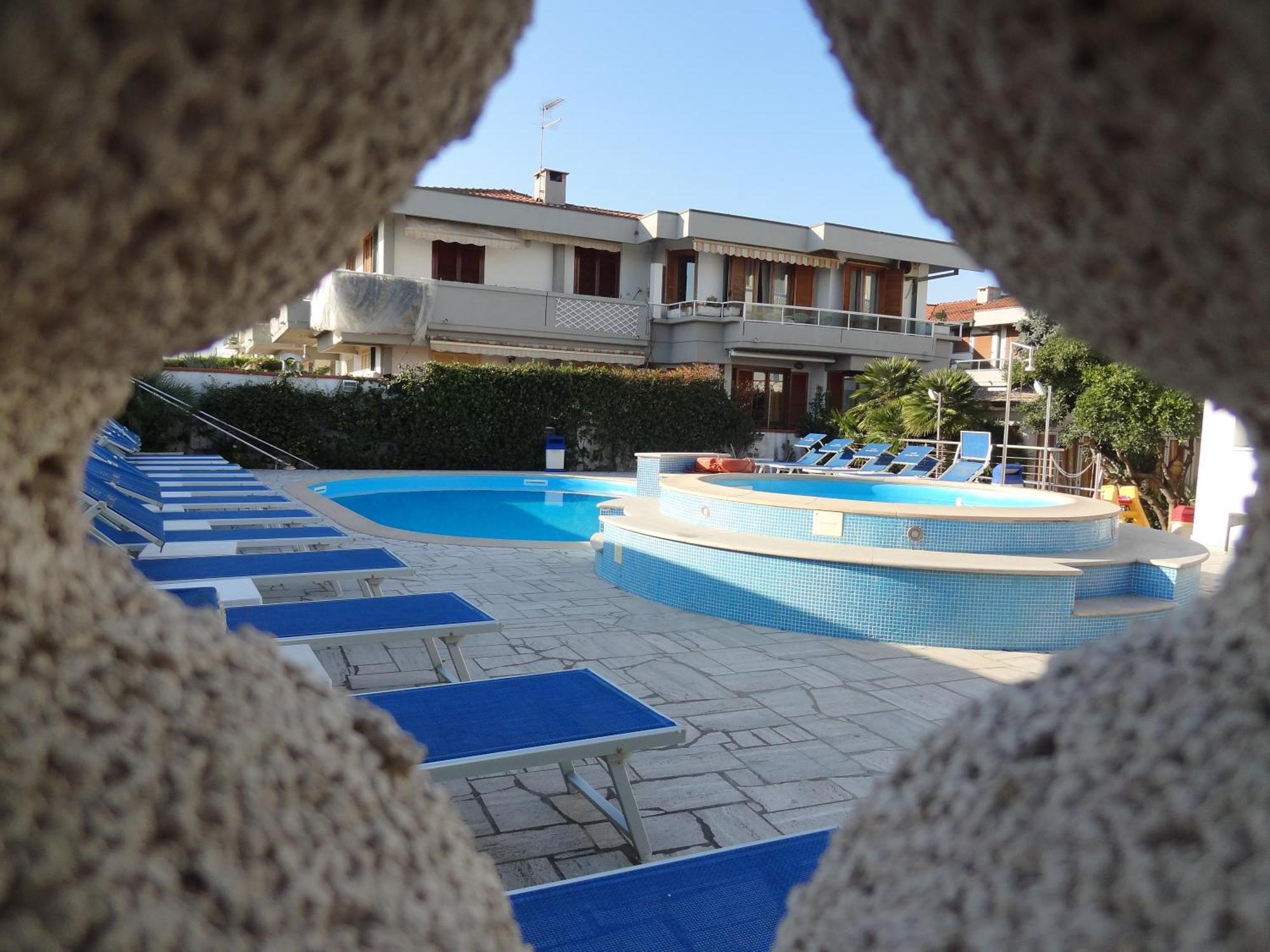 Hotel Eco Del Mare Marina di Massa Exterior foto